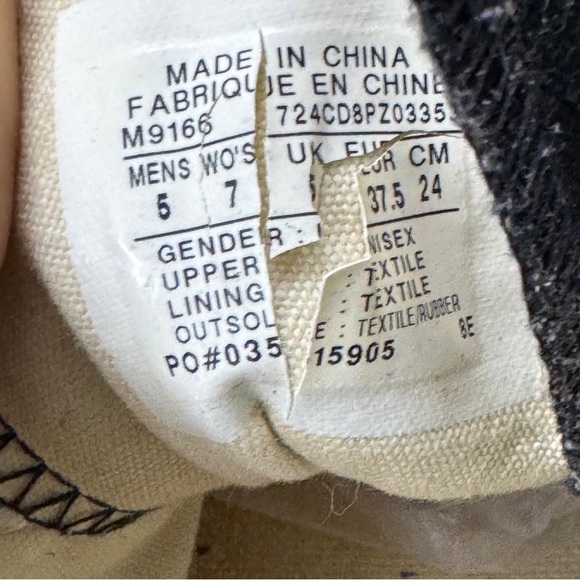 Converse Unisex Black and White Canvas‎ Sneakers Size M-5 W-7 - Picture 2 of 5